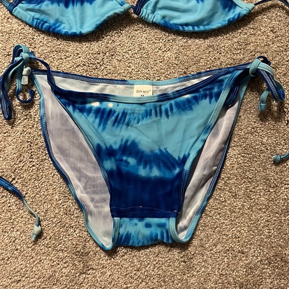 NEW! Blue tie dye bikini set Size Med. Non padded top. Med-rise bottom. - Picture 2 of 7